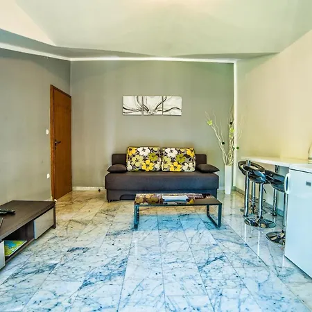 Guest house Ori Pula